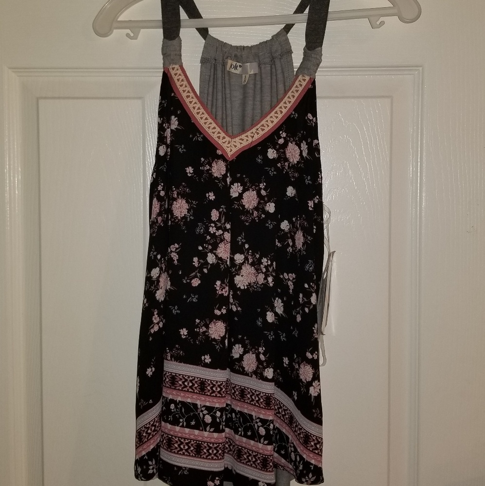Flowy tank